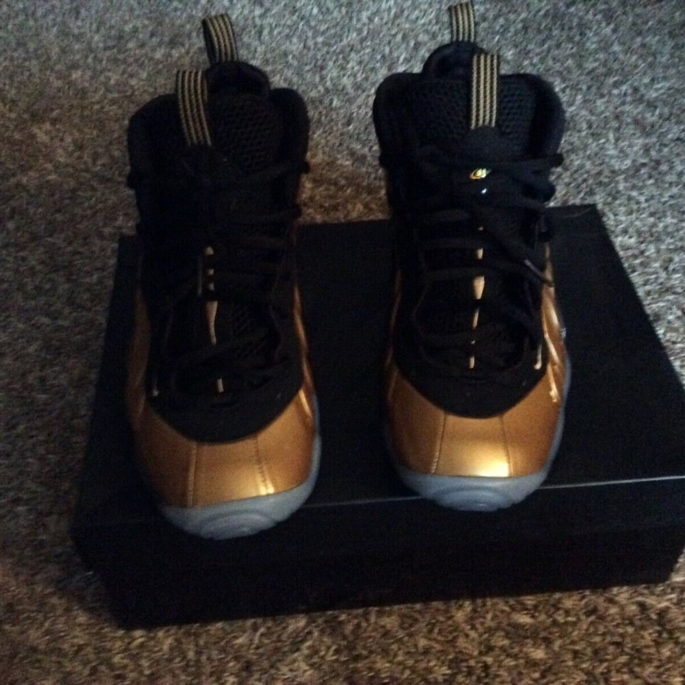 little posite pro gold foamposite size 7y